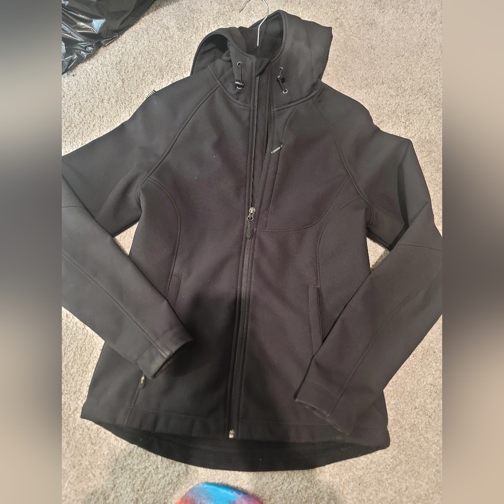 Black soft shell jackef